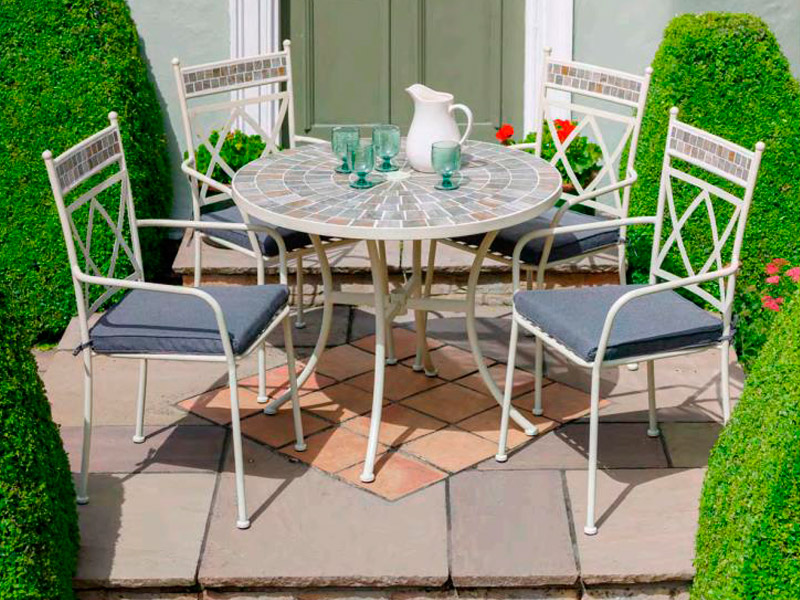 Mesa de 90 y 4 sillas acero blanco crema terraza